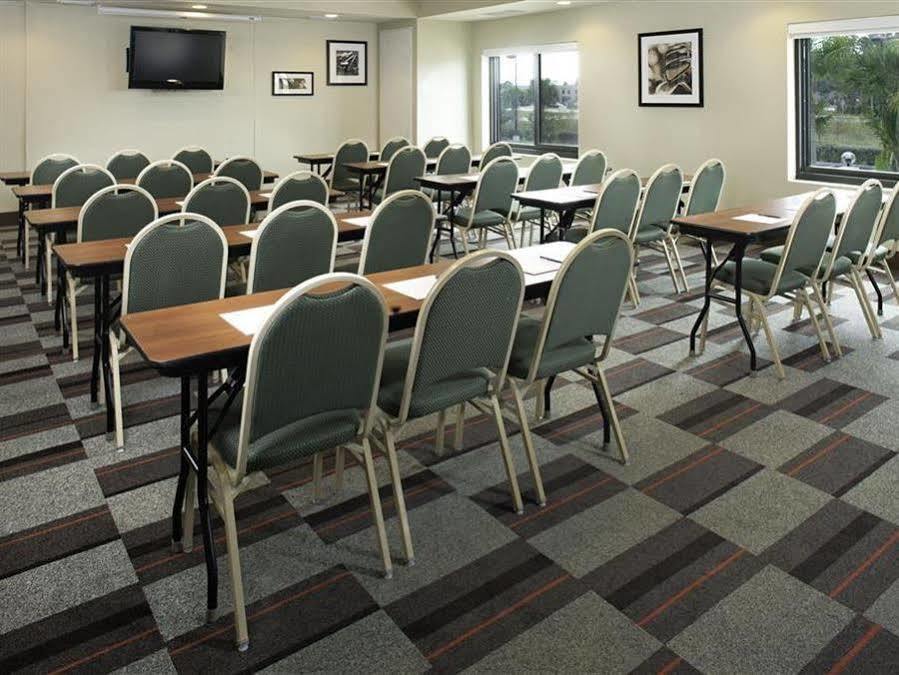 Four Points By Sheraton Fort Myers Airport Eksteriør bilde